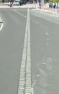 Foto vom Verlauf der ehem. Mauer beim Brandenburger Tor